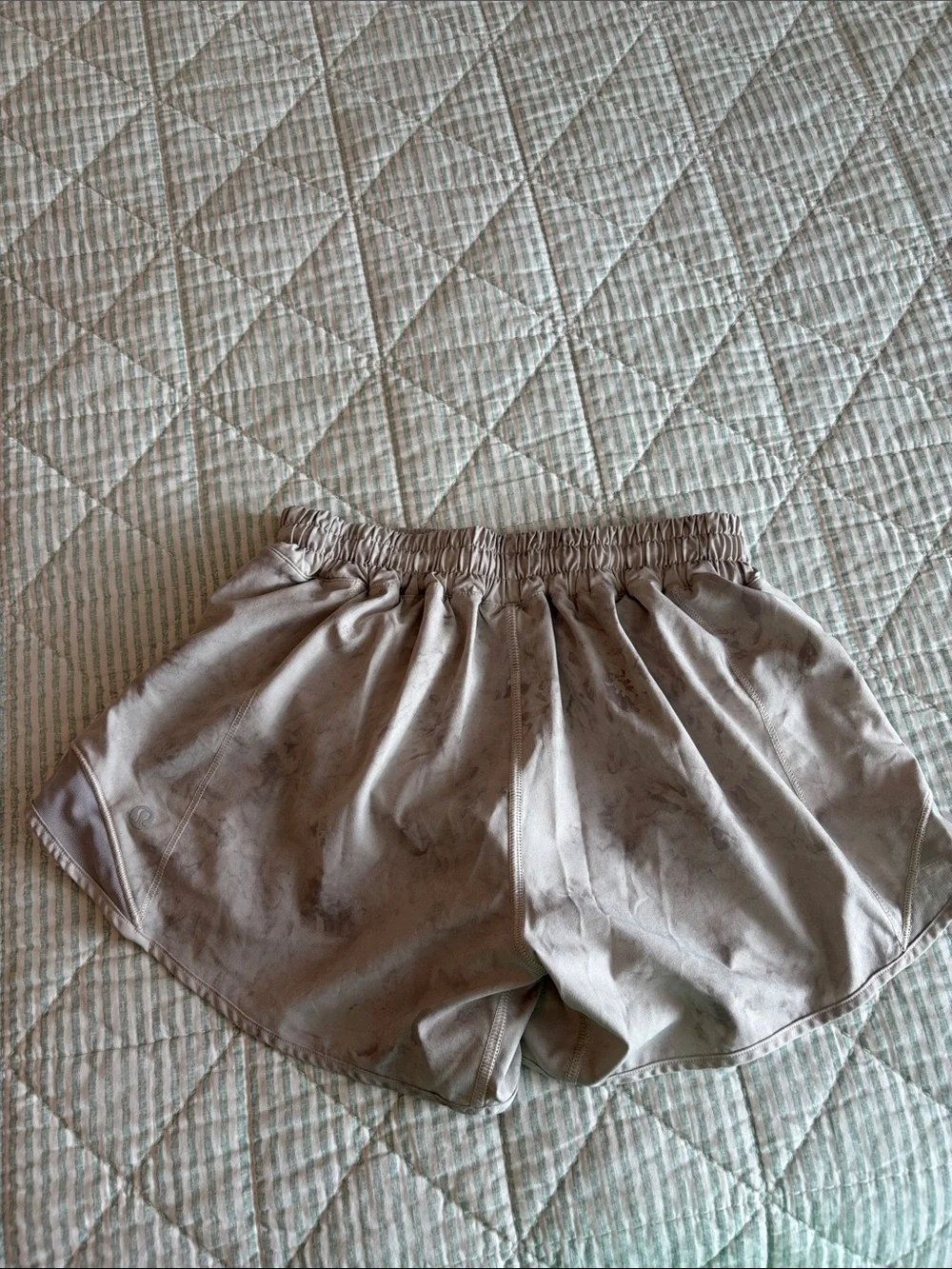Lululemon Hottie Hot Light Taupe marbled Running Shorts - Picture 3 of 4